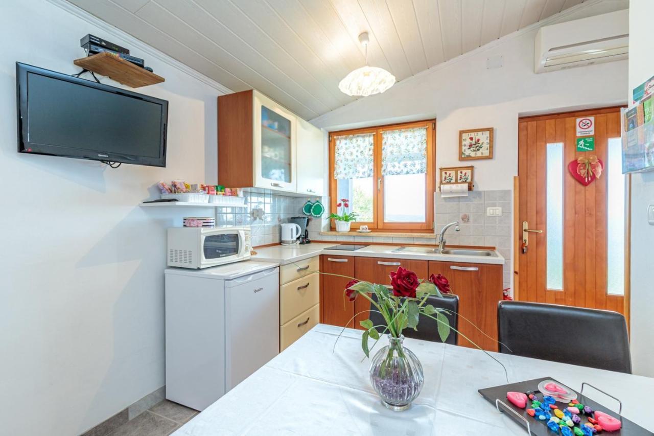 Apartments Sveti Leonard Oprtalj Luaran gambar
