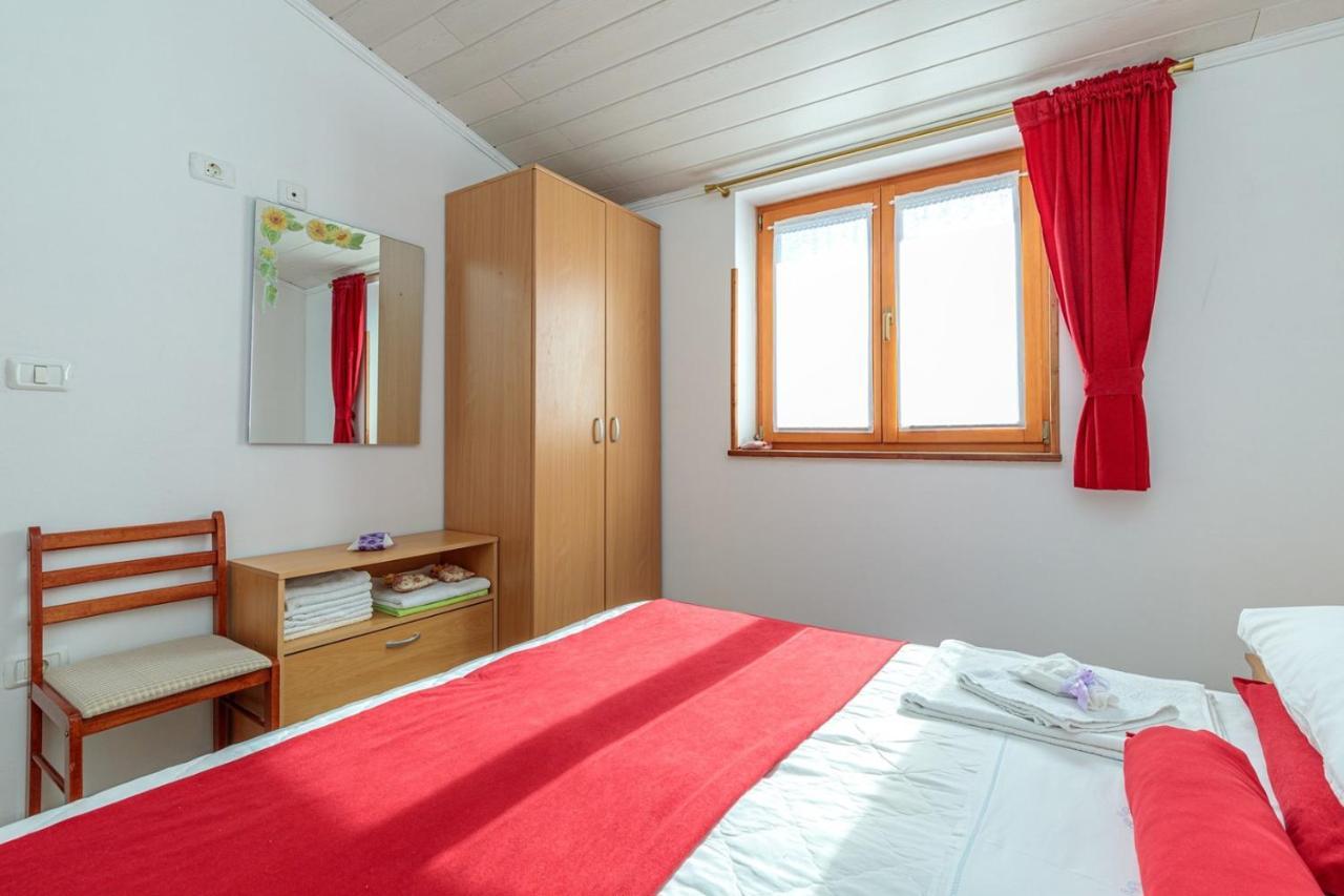 Apartments Sveti Leonard Oprtalj Luaran gambar