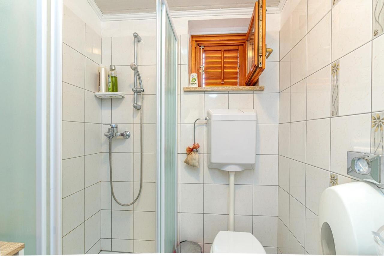 Apartments Sveti Leonard Oprtalj Luaran gambar