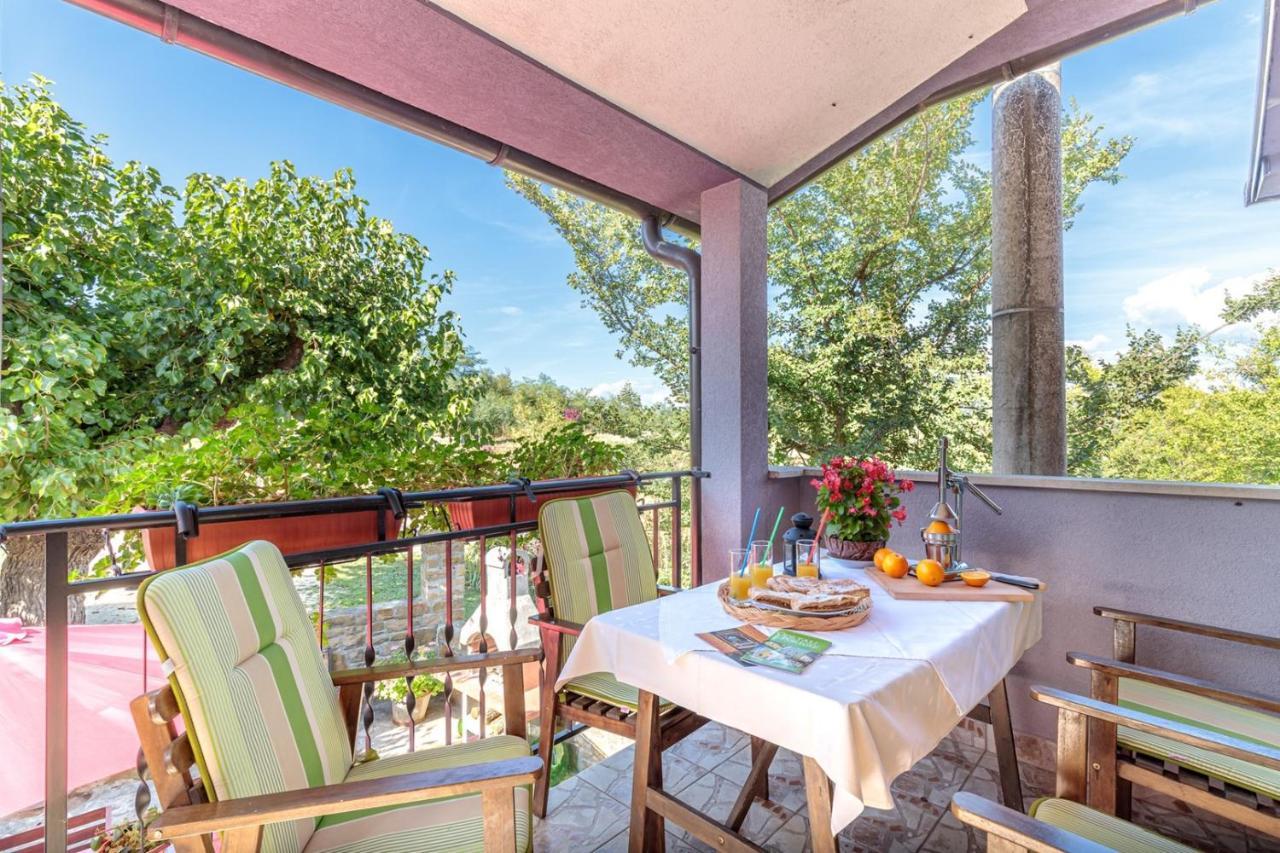 Apartments Sveti Leonard Oprtalj Luaran gambar