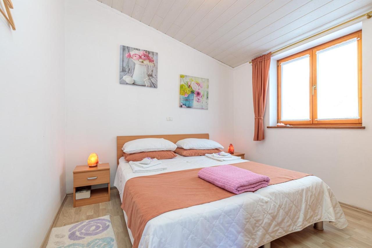 Apartments Sveti Leonard Oprtalj Luaran gambar