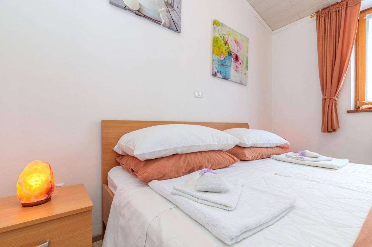 Apartments Sveti Leonard Oprtalj Luaran gambar